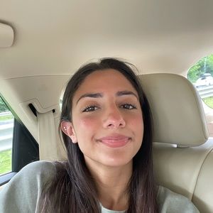 Meet your Posher, Christina